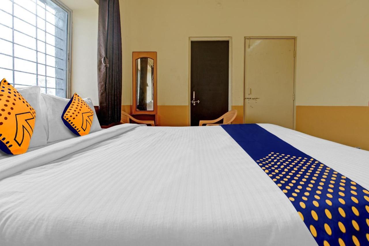 Spot On Tushar Lodging 3* Pune