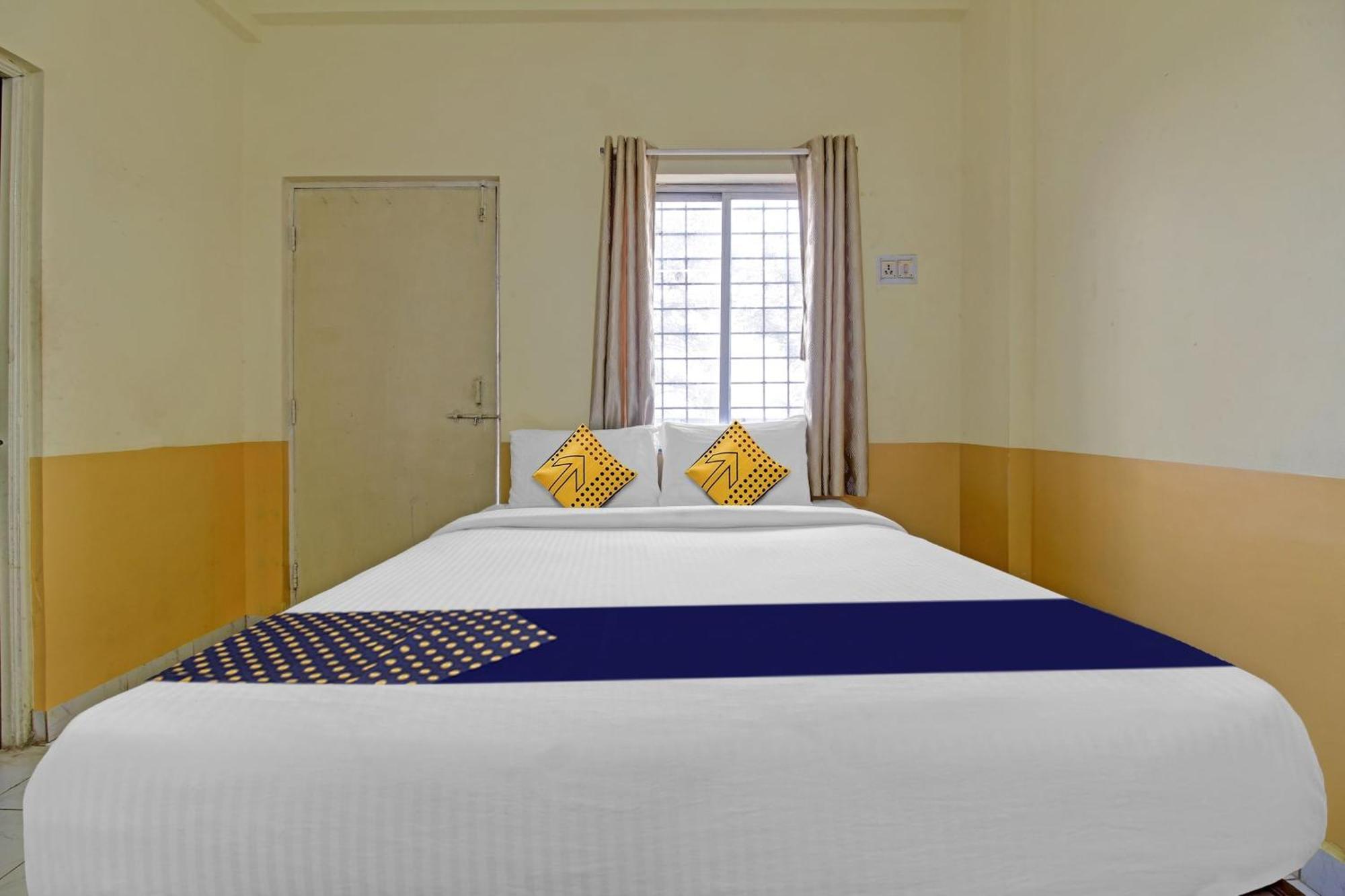 Hotel Spot On Tushar Lodging Pune